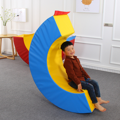 欧标软包体感统训练教具 大圆环、半月摇、平衡独木桥的综合应用与价值